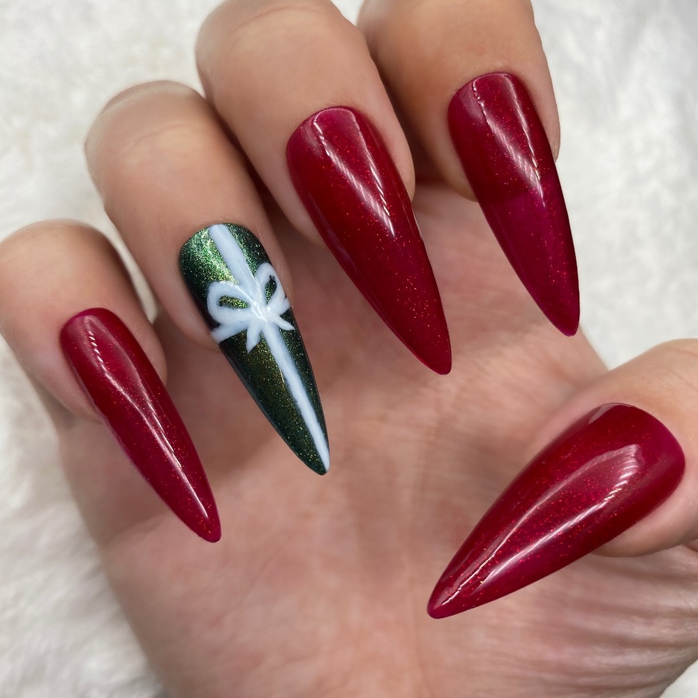 Holiday Christmas Present Luxury Press on Nails